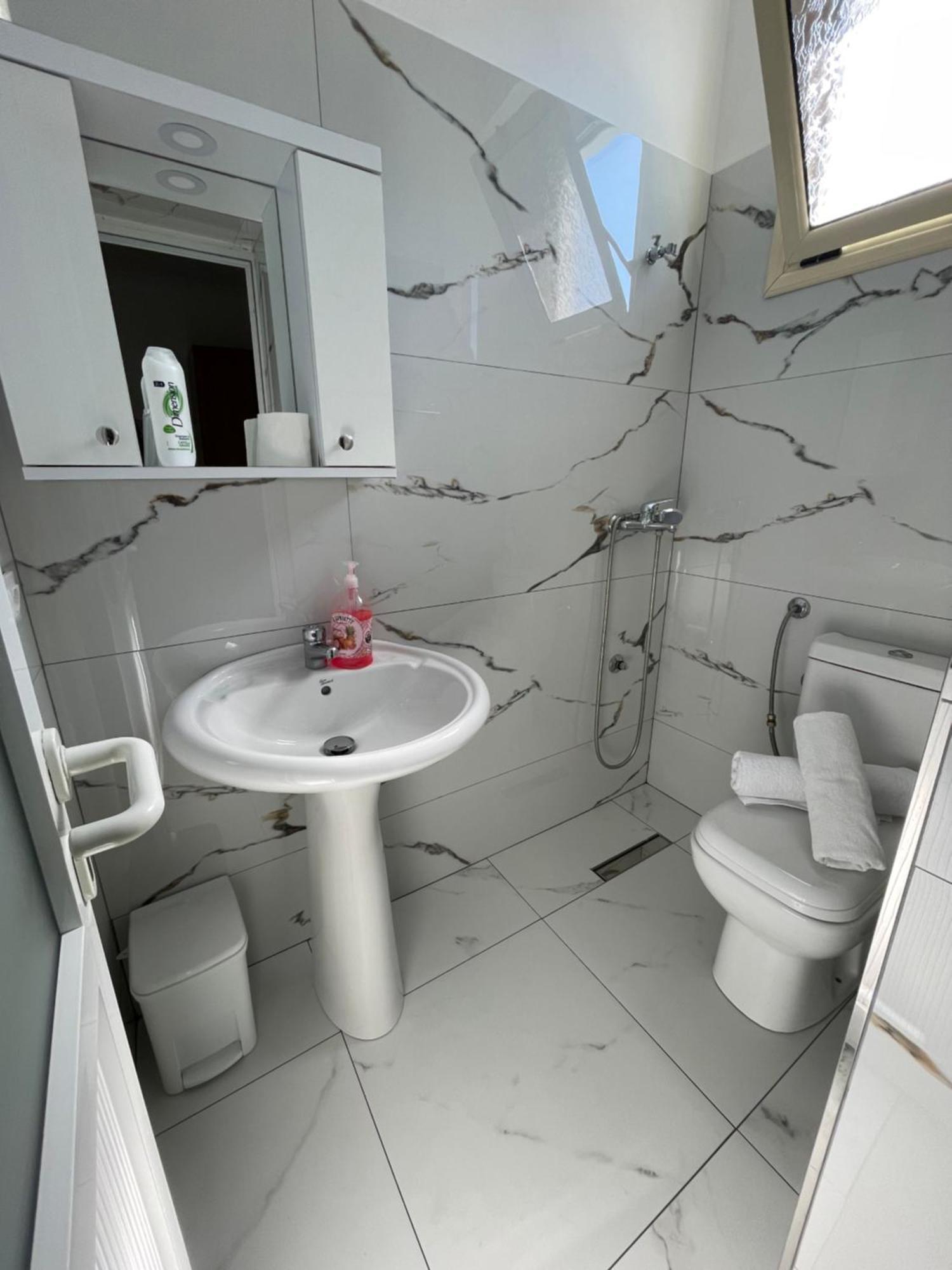 Kristeo Apartment Vlorë Екстериор снимка