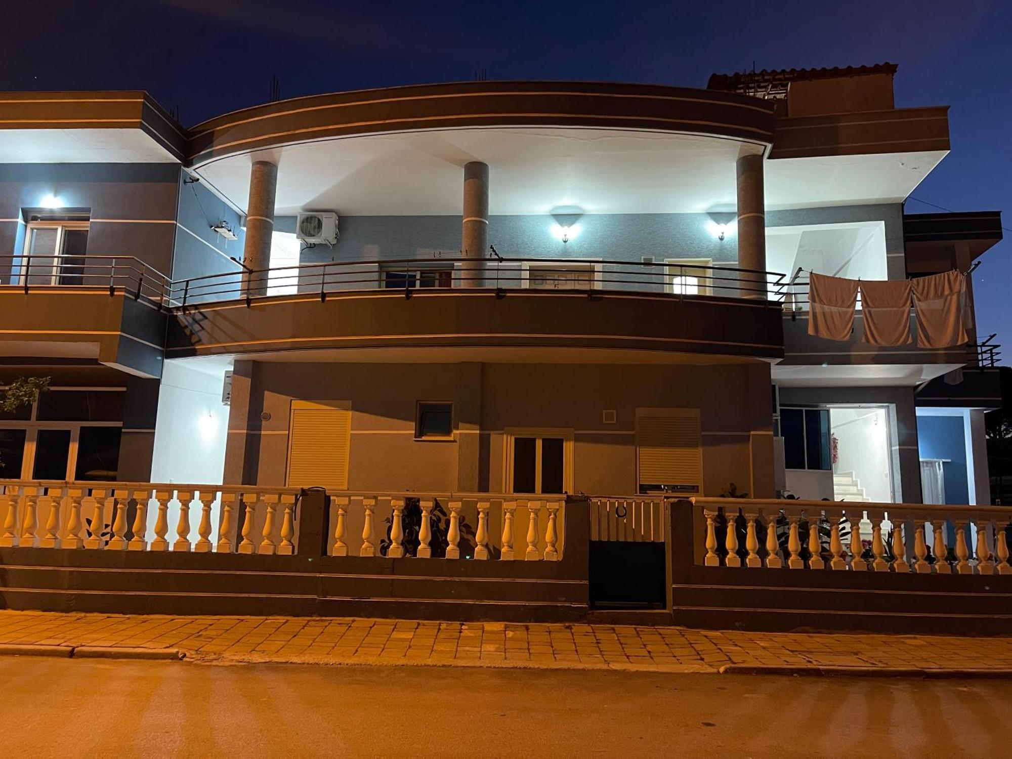 Kristeo Apartment Vlorë Екстериор снимка